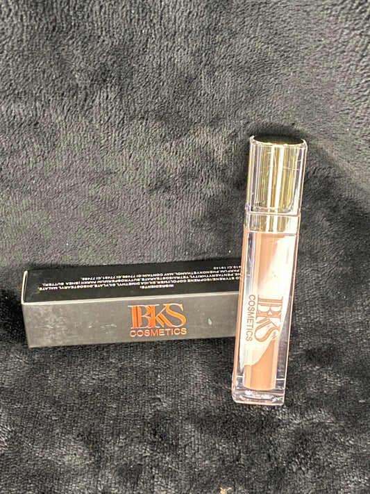 Light Wear Matte Lipstick