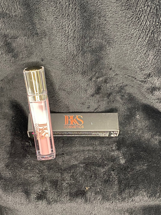 Light Wear Matte Lipstick