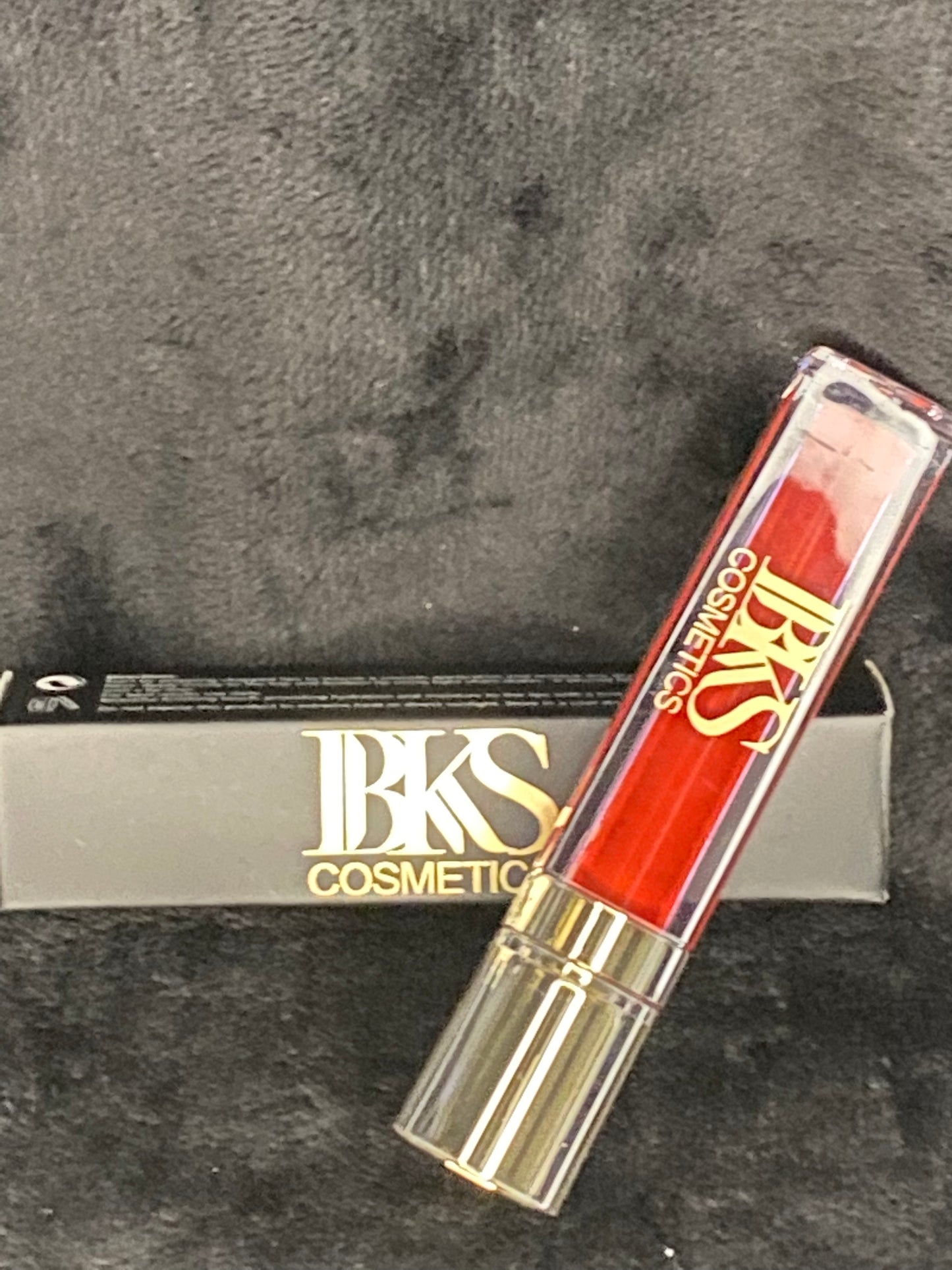 Light Wear Matte Lipstick