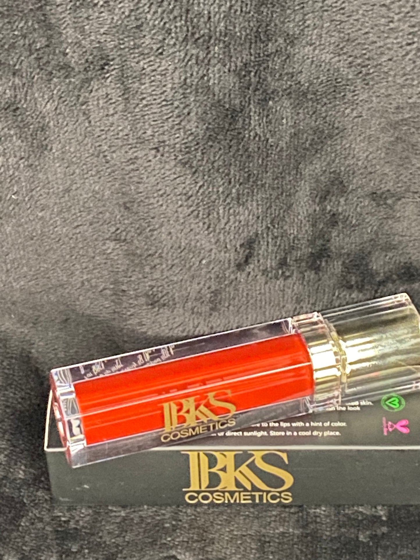 Light Wear Matte Lipstick